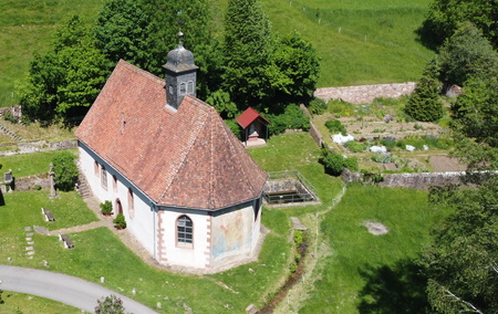 Seit 500 Jahren Anziehungspunkt für Gläubige und Wallfahrer: Die Kapelle Amorsbrunn bei Amorbach
